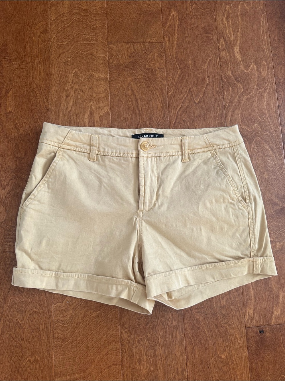 Liverpool light yellow Women's Shorts